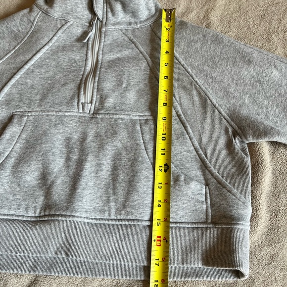 Cropped 1/2 Zip Sweatshirt - Picture 8 of 8